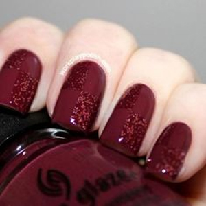 Unhas decoradas vermelhas