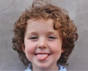 corte de cabelo cacheado masculino infantil