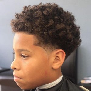 corte de cabelo cacheado masculino infantil