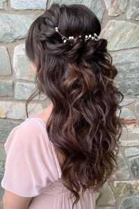 Penteado de Casamento de Noiva meio Solto