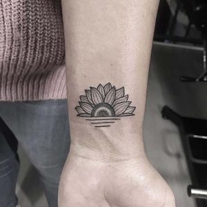 Tatuagem no Pulso BlackWork
