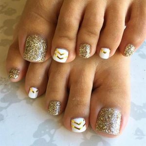 Unha do pé com glitter