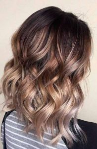 cabelo curto ondulado