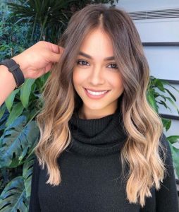 cabelo médio ondulado