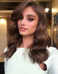 cabelo ondulado médio