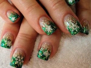 unhas decoradas verdes com glitter