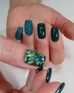 unhas decoradas verdes com glitter 1