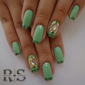 unhas decoradas verdes francesinha 2