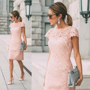 vestido rosa de batizado para mãe