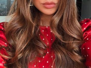 Cabelo castanho dourado