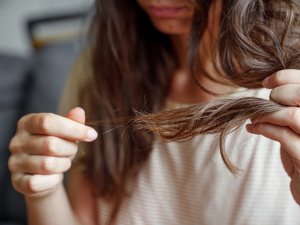hábitos cabelo afinar