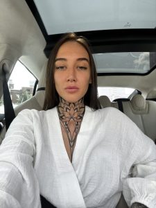 pescoço tattoo