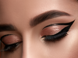 delineado-grafico-modelos-arrasar-maquiagem-1024x768