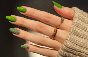 Unhas-com-nail-art-VERDE-Veja-inspiracoes-e-possibilidades-para-inovar-na-manicure-e1681149118545-1024x658
