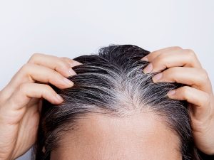 Qual corte de cabelo deixa a pessoa mais jovem