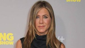 jennifer aniston com cabelos longos em camadas