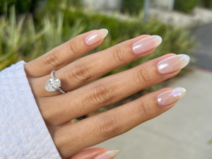 Cores-e-designs-de-unhas-para-mulheres-de-40-anos-1-1024x768