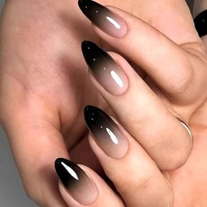 Unhas esfumadas em preto e nude