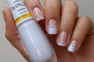 melhores-esmaltes-francesinha-para-os-pes-branco-1024x683