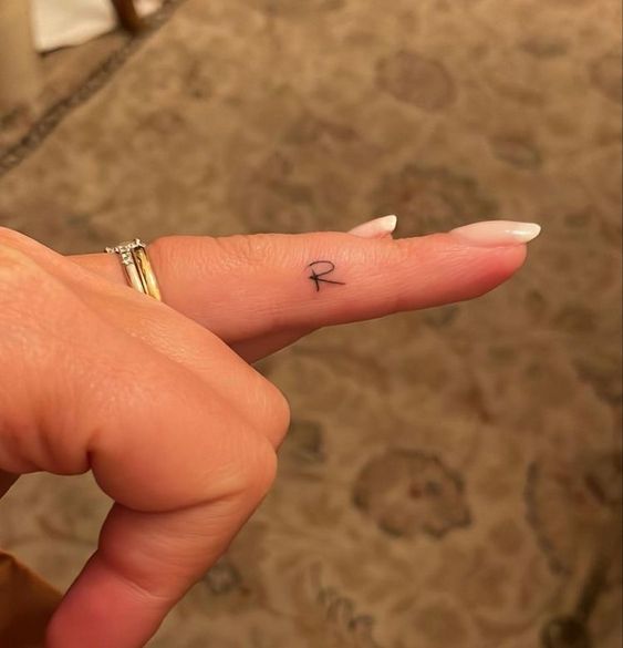Tatuagem nos dedos