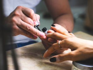 Dicas-para-fazer-com-que-o-esmalte-dure-mais-1024x768