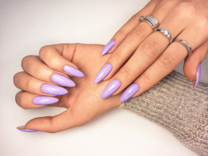 Unhas-lilas-1024x768