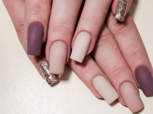 unhas-delicadas-festas-de-final-de-ano-1024x768