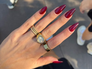 Cherry Satin unhas