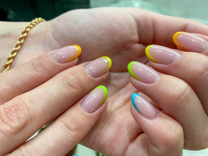 Unhas-Francesinhas-Coloridas-verao-1024x768