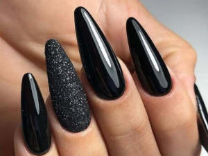 Unhas em Gel Preta