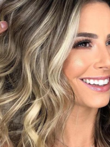cropped-Cabelos-loiros-com-mechas-1.png