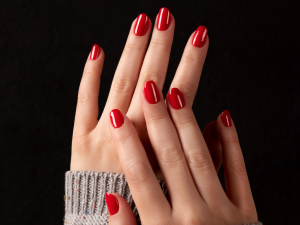 unhas vermelhas delicadas