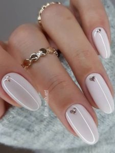 Unhas-brancas-minimalistas-640x853