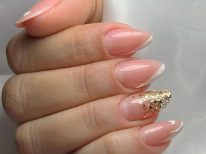 Unhas encapsuladas claras