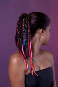 penteados para cabelo liso com fitas de cetim