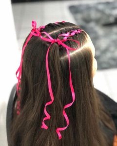 penteados para cabelo liso com fitas de cetim