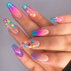 unha decorada em gel bem colorida