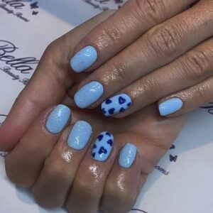 Azul Claro com corações (Pinterest)