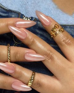 Esmalte rosa, marca desconhecida (Pinterest)