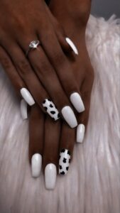 Estampa de vaca - marca e cor desconhecidos (Pinterest)