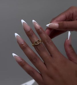 Francesinha Clássica - Esmalte e Marca desconhecidos (Pinterest)