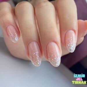 Unha com Glitter - marca desconhecida (Pinterest)