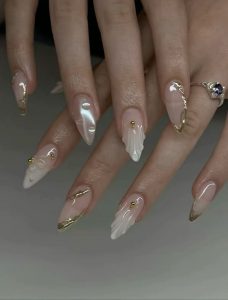 Unhas Claras com relevo