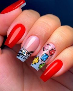 Unhas vermelhas com decoração junina (Pinterest)