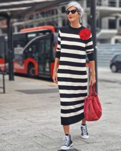 Vestido e tênis (Pinterest)