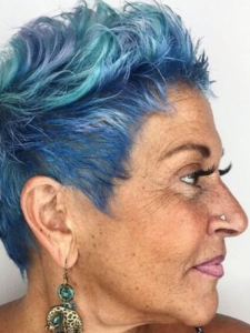 Inspirações de cabelo colorido para mulheres de 50 anos (Pinterest)