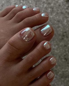 Unhas-dos-pes-decoradas-cores-2025
