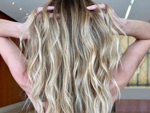 técnica teasylights em cabelo loiro