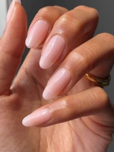 unhas em cor bubble bath