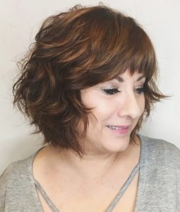 bob em camadas cortes de cabelo curtos